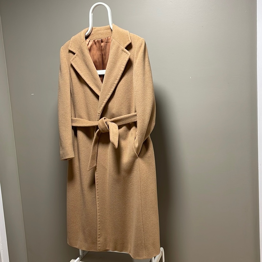 Elegant Tan Women's Coat